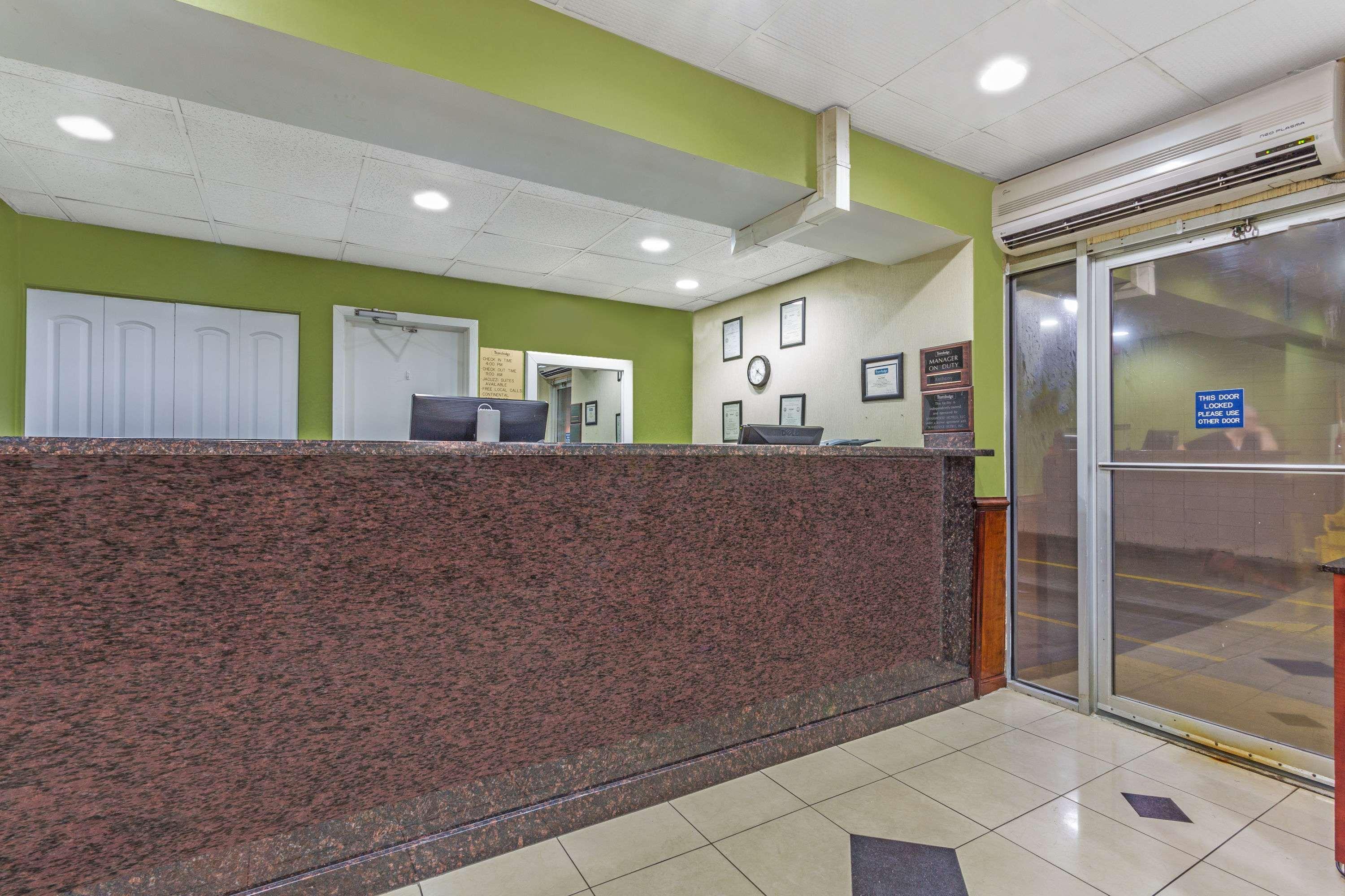 Travelodge By Wyndham Suites Virginia Beach Oceanfront Exteriör bild